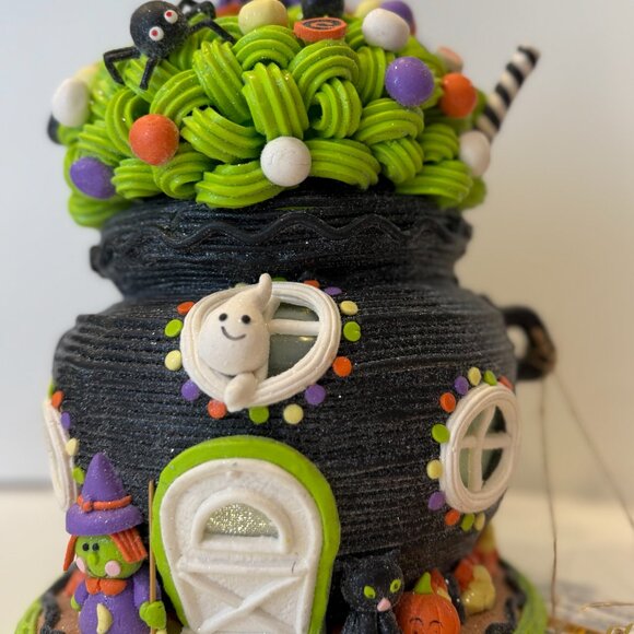 Candy Corn Lane Illuminated Glitter Cauldron new for 2025 - Picture 3 of 4